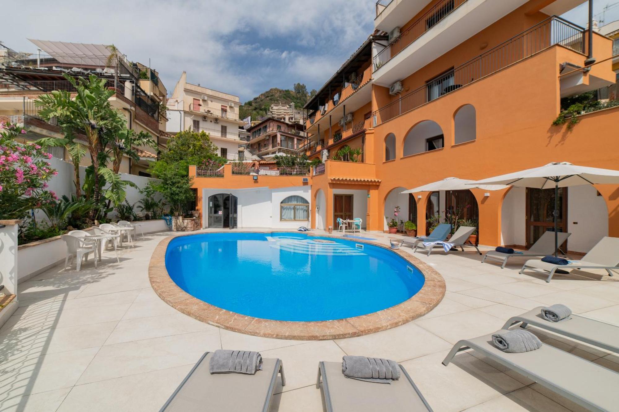 Casa Pertosa Acomodação com café da manhã Taormina Exterior foto