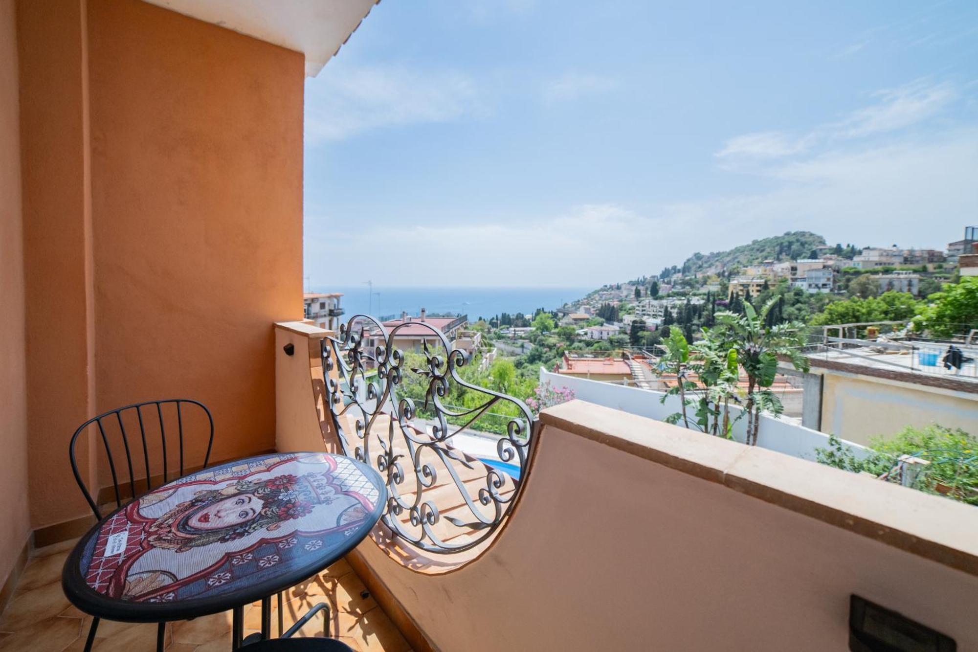 Casa Pertosa Acomodação com café da manhã Taormina Exterior foto
